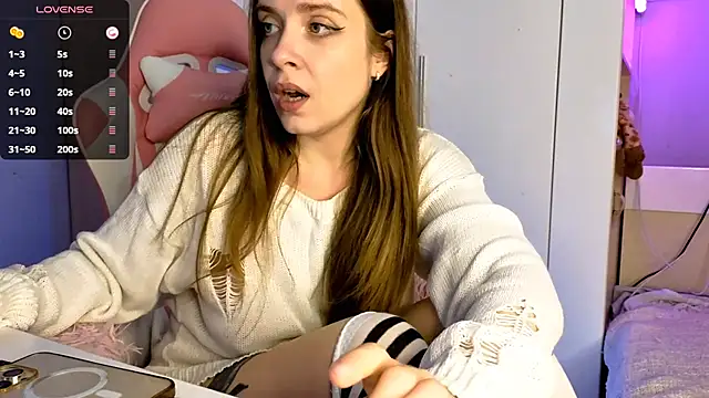 Snapshot of EricaJones_Love chatting on September 9, 2025, 5:55 pm EricaJones Love online show from September 9, 2025, 5:55 pm