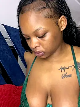 Snapshot of SexxyLunar chatting on October 27, 2025, 2:01 am SexxyLunar online show from October 27, 2025, 2:01 am