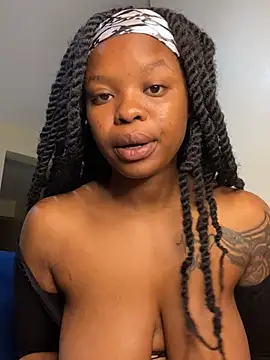 Snapshot of SexxyLunar chatting on March 19, 2025, 5:52 am SexxyLunar online show from March 19, 2025, 5:52 am