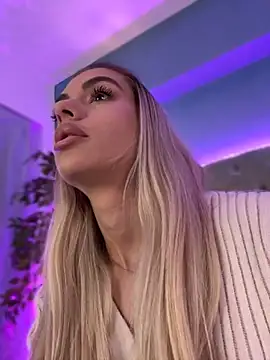 HaileyMadow online show from November 23, 2025, 7:51 am