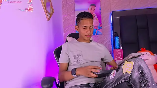 Snapshot of dilan_alfonzo chatting on April 30, 2026, 2:07 am dilan alfonzo online show from April 30, 2026, 2:07 am