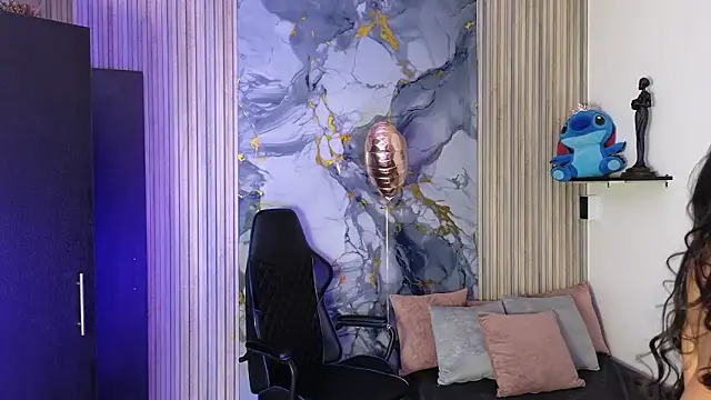 Snapshot of LissaWiild chatting on February 17, 2026, 8:17 pm LissaWiild online show from February 17, 2026, 8:17 pm