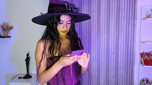 Snapshot of LissaWiild chatting on October 2, 2025, 8:23 pm LissaWiild online show from October 2, 2025, 8:23 pm