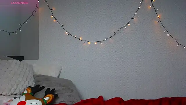 Nicole blonde0 online show from December 16, 2024, 8:26 pm