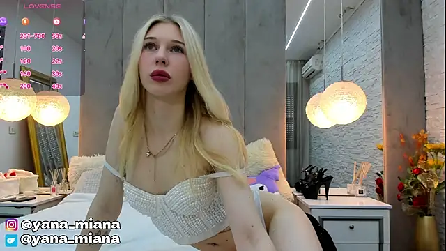 Snapshot of Yanna_miana chatting on February 23, 2025, 9:11 am Yanna miana online show from February 23, 2025, 9:11 am