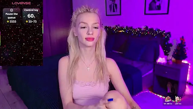 Snapshot of AleksaBlonde chatting on December 19, 2025, 6:05 am AleksaBlonde online show from December 19, 2025, 6:05 am