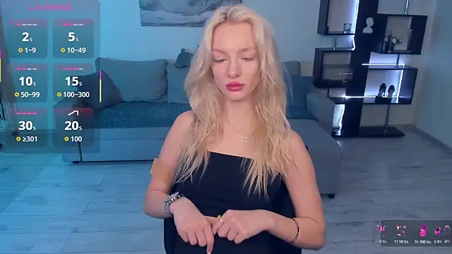 Snapshot of AleksaBlonde chatting on March 2, 2026, 11:06 am AleksaBlonde online show from March 2, 2026, 11:06 am