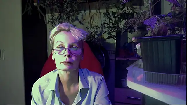 HelgaHimmell online show from August 1, 2026, 7:34 pm