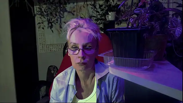 HelgaHimmell online show from July 28, 2026, 9:25 pm