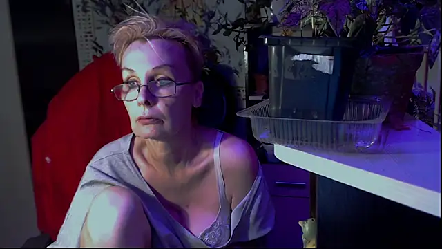 HelgaHimmell online show from July 1, 2026, 7:36 pm