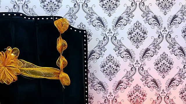 LexaDeRusso online show from December 18, 2025, 8:01 pm