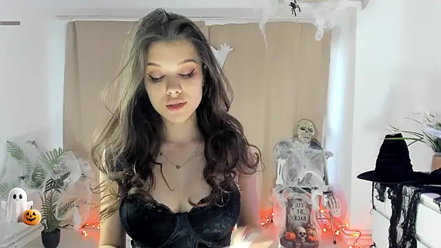 BabyAylin online show from October 31, 2025, 6:10 am