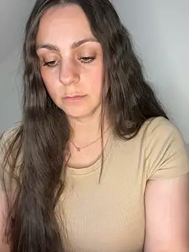 Loella-Rose online show from May 2, 2026, 6:13 pm