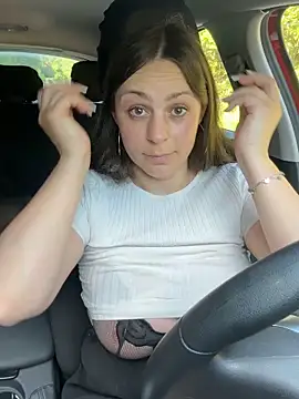 Loella-Rose online show from May 23, 2026, 2:38 pm