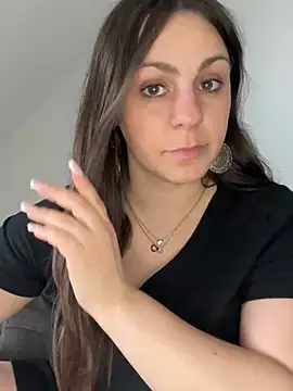 Snapshot of Loella-Rose chatting on March 28, 2026, 2:29 pm Loella-Rose online show from March 28, 2026, 2:29 pm