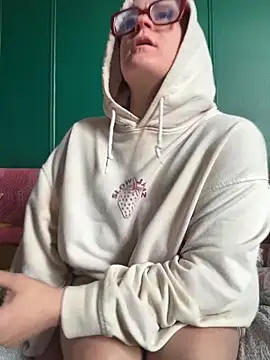 quinnmariexo online show from March 25, 2026, 3:11 pm