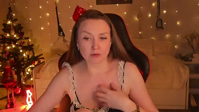 Snapshot of desperatehousewife__ chatting on December 18, 2025, 5:06 pm desperatehousewife online show from December 18, 2025, 5:06 pm