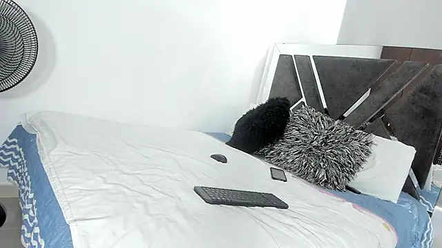 alizehorny online show from October 28, 2025, 5:12 pm