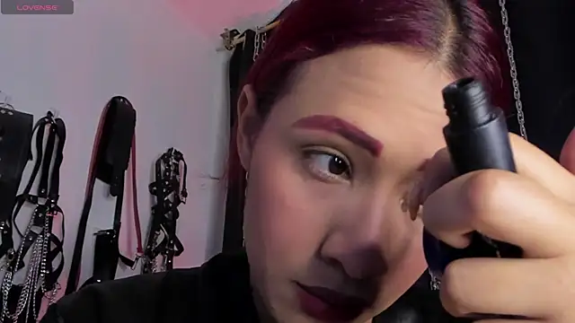 Snapshot of charrlotte_quinn chatting on April 21, 2026, 12:34 pm charrlotte quinn online show from April 21, 2026, 12:34 pm