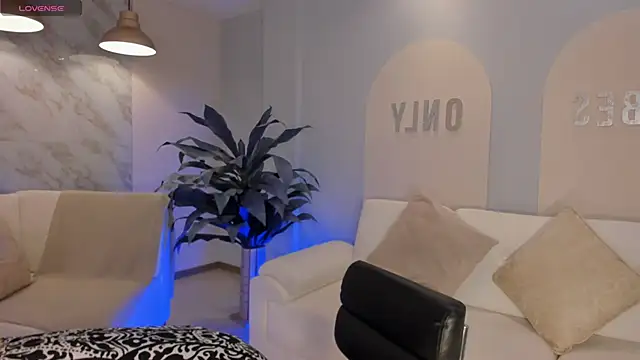 Snapshot of MollySundersX chatting on January 9, 2026, 9:44 pm MollySundersX online show from January 9, 2026, 9:44 pm