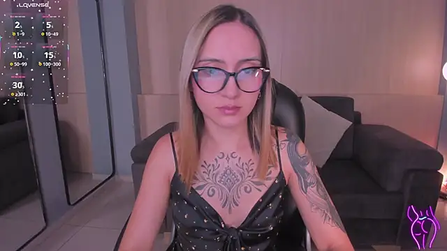 Snapshot of MollySundersX chatting on January 8, 2026, 5:13 am MollySundersX online show from January 8, 2026, 5:13 am