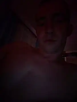 Snapshot of czruz chatting on April 15, 2026, 9:04 pm czruz online show from April 15, 2026, 9:04 pm