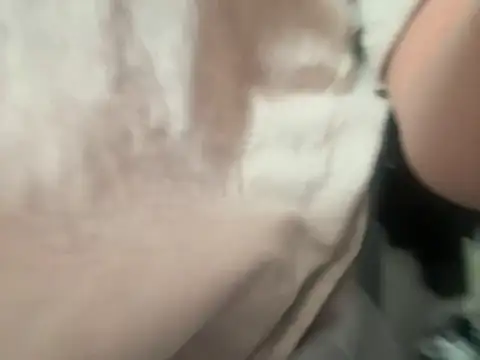 Snapshot of czruz chatting on April 14, 2026, 6:40 am czruz online show from April 14, 2026, 6:40 am