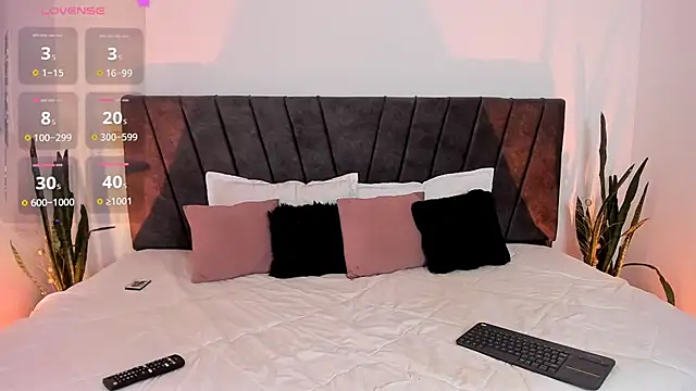 Stanlor1226 online show from April 13, 2026, 2:48 am