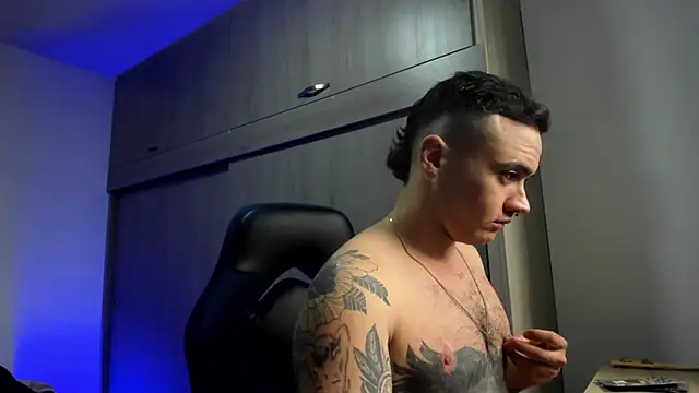 Snapshot of male_pussy chatting on December 4, 2025, 9:25 pm male pussy online show from December 4, 2025, 9:25 pm