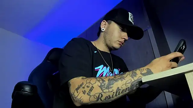 Snapshot of male_pussy chatting on November 4, 2025, 2:37 am male pussy online show from November 4, 2025, 2:37 am