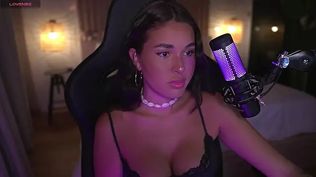 Lizhush  online show from January 8, 2025, 5:37 pm