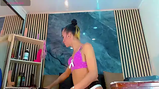 Snapshot of PriscilaRainbow chatting on November 22, 2025, 8:40 pm PriscilaRainbow online show from November 22, 2025, 8:40 pm