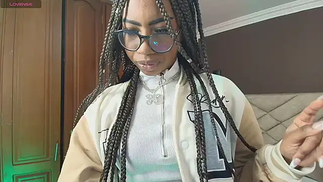 Snapshot of Raquel_jones chatting on September 13, 2025, 11:54 am Raquel jones online show from September 13, 2025, 11:54 am