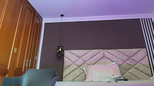 Snapshot of Raquel_jones chatting on March 15, 2025, 5:48 pm Raquel jones online show from March 15, 2025, 5:48 pm