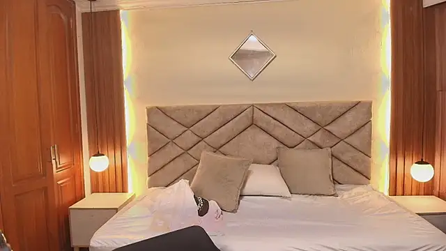 Snapshot of Raquel_jones chatting on February 27, 2026, 12:16 pm Raquel jones online show from February 27, 2026, 12:16 pm