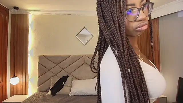 Snapshot of Raquel_jones chatting on May 11, 2026, 12:17 pm Raquel jones online show from May 11, 2026, 12:17 pm
