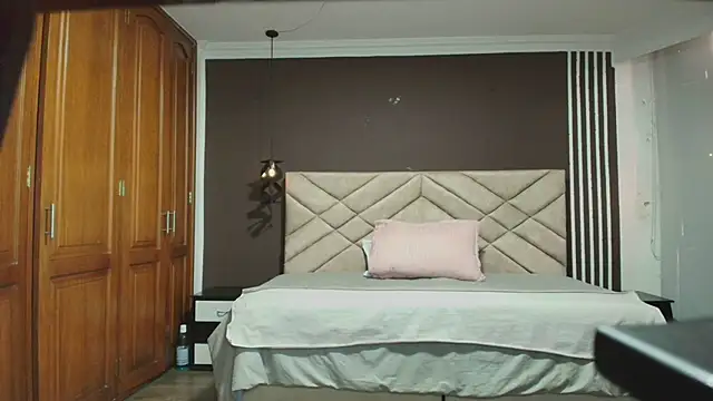 Snapshot of Raquel_jones chatting on March 20, 2025, 11:38 am Raquel jones online show from March 20, 2025, 11:38 am