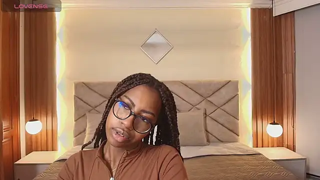 Snapshot of Raquel_jones chatting on May 2, 2026, 11:59 am Raquel jones online show from May 2, 2026, 11:59 am