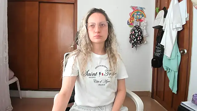 Snapshot of Adele_johnsonn1 chatting on October 22, 2025, 3:00 pm Adele johnsonn1 online show from October 22, 2025, 3:00 pm