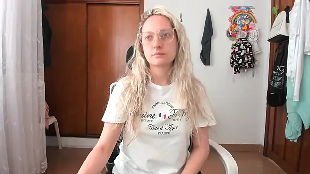 Snapshot of Adele_johnsonn1 chatting on November 20, 2025, 4:07 pm Adele johnsonn1 online show from November 20, 2025, 4:07 pm