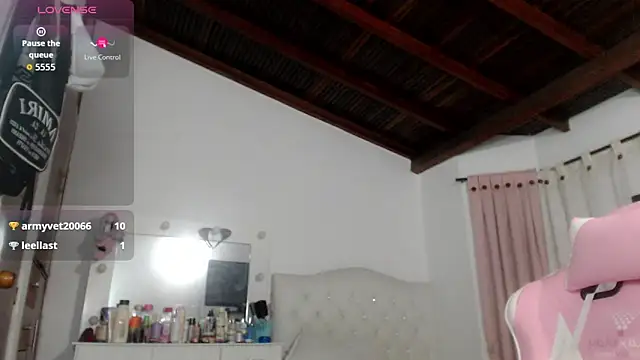 Snapshot of milk_cow_ chatting on November 8, 2025, 5:22 am milk cow online show from November 8, 2025, 5:22 am