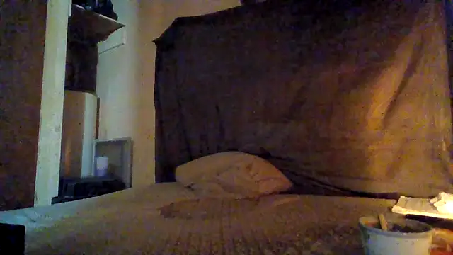 Nightshade7712 online show from October 17, 2025, 7:37 pm