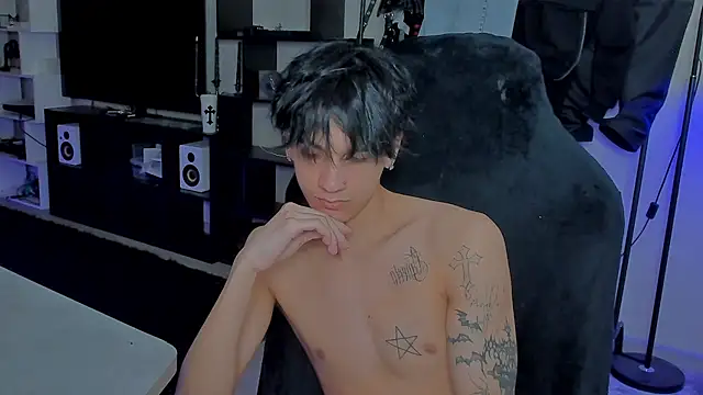 MarkBrowniii online show from April 10, 2026, 6:04 pm