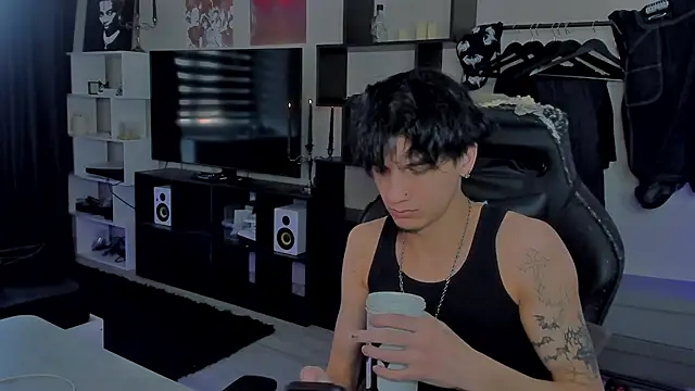 Snapshot of MarkBrowniii chatting on February 18, 2026, 12:01 pm MarkBrowniii online show from February 18, 2026, 12:01 pm