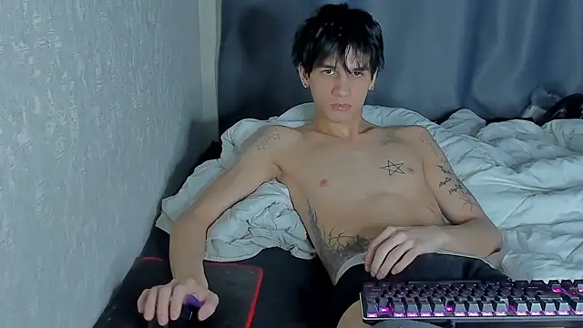 Snapshot of MarkBrowniii chatting on October 29, 2025, 4:22 am MarkBrowniii online show from October 29, 2025, 4:22 am