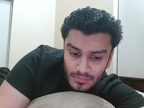 Snapshot of robintoit chatting on December 2, 2025, 2:19 pm robintoit online show from December 2, 2025, 2:19 pm