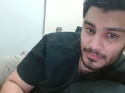 Snapshot of robintoit chatting on June 9, 2026, 5:58 pm robintoit online show from June 9, 2026, 5:58 pm