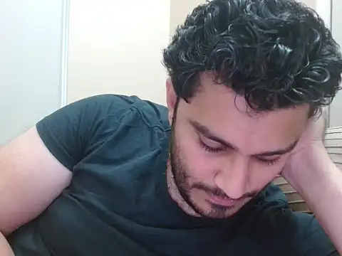 Snapshot of robintoit chatting on December 5, 2025, 7:40 am robintoit online show from December 5, 2025, 7:40 am