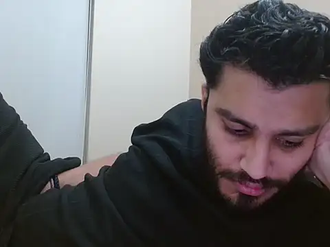 Snapshot of robintoit chatting on November 18, 2025, 5:27 pm robintoit online show from November 18, 2025, 5:27 pm