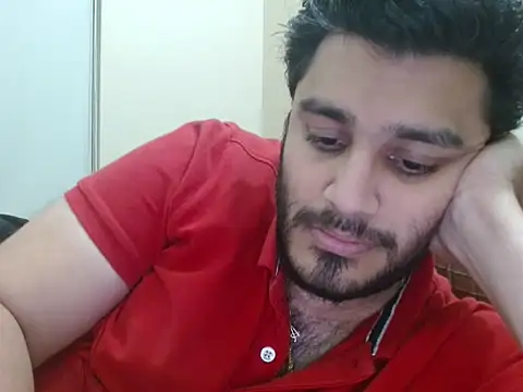 Snapshot of robintoit chatting on December 16, 2025, 5:28 pm robintoit online show from December 16, 2025, 5:28 pm